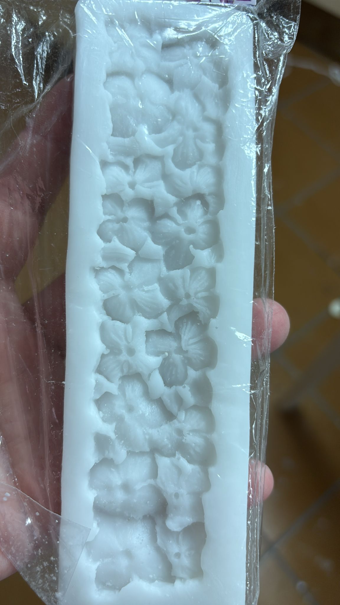 Molde Artenery cenefa flores ancha G7030