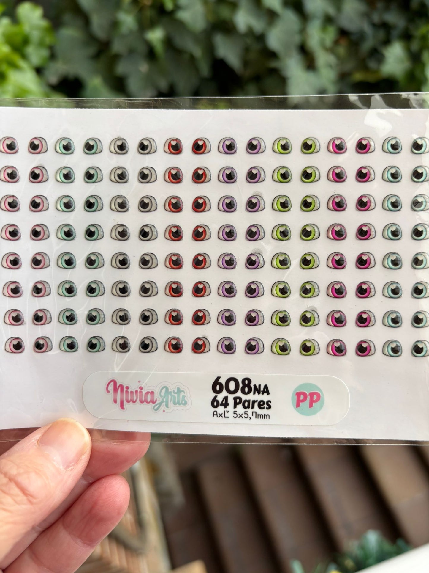 Ojitos resinados 608NA