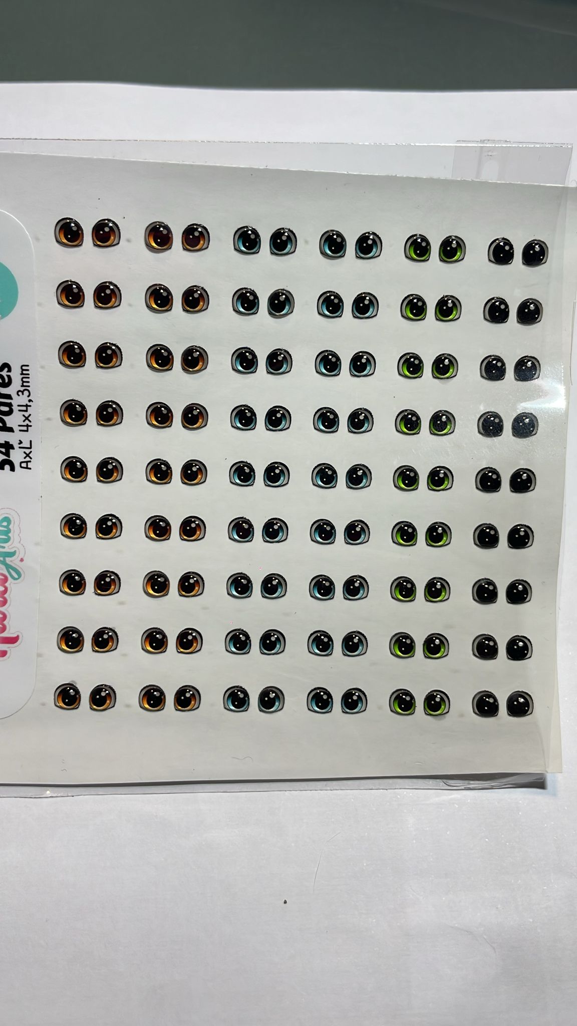 Ojitos resinados 611