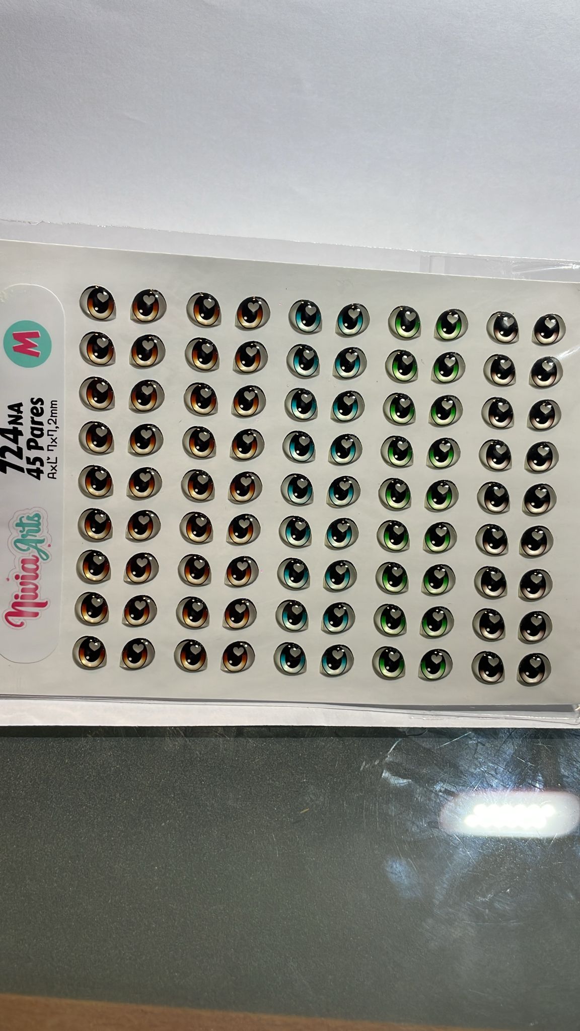 Ojitos resinados 724