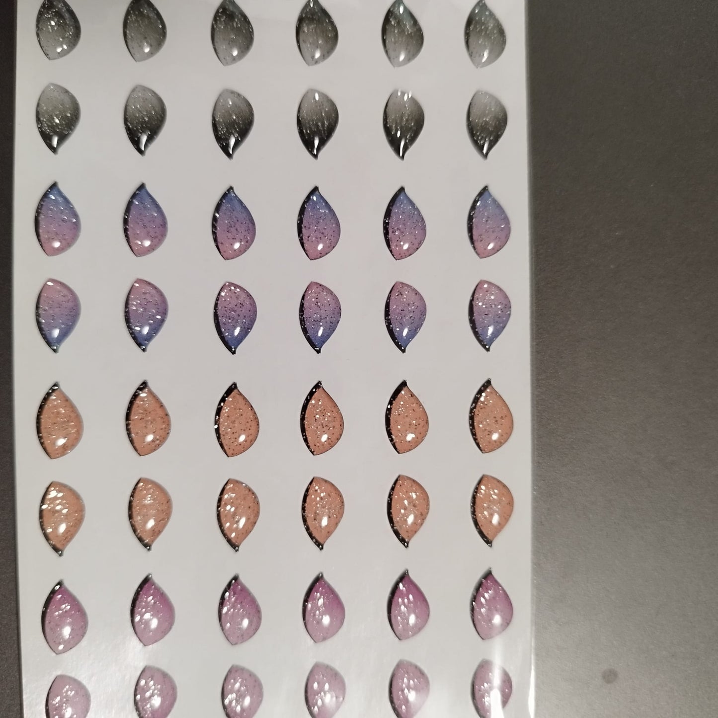 Ojitos Verartes resinados cerrados parpados