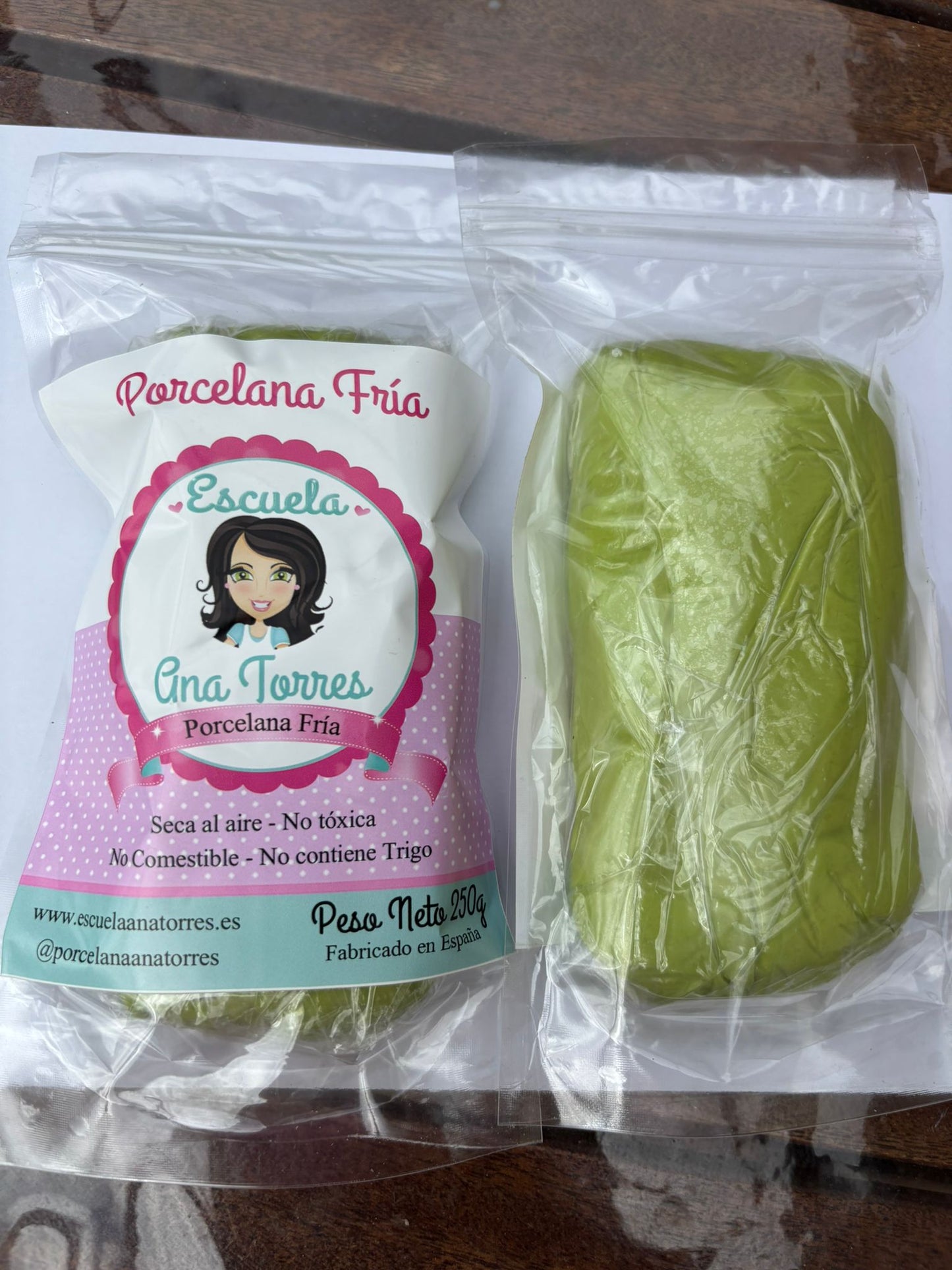 Porcelana Fria Ana Torres COLOR